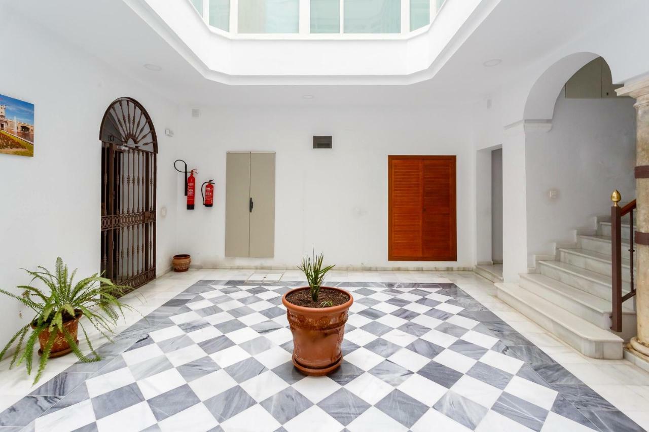 Апартаменты El Patio Кадис Экстерьер фото